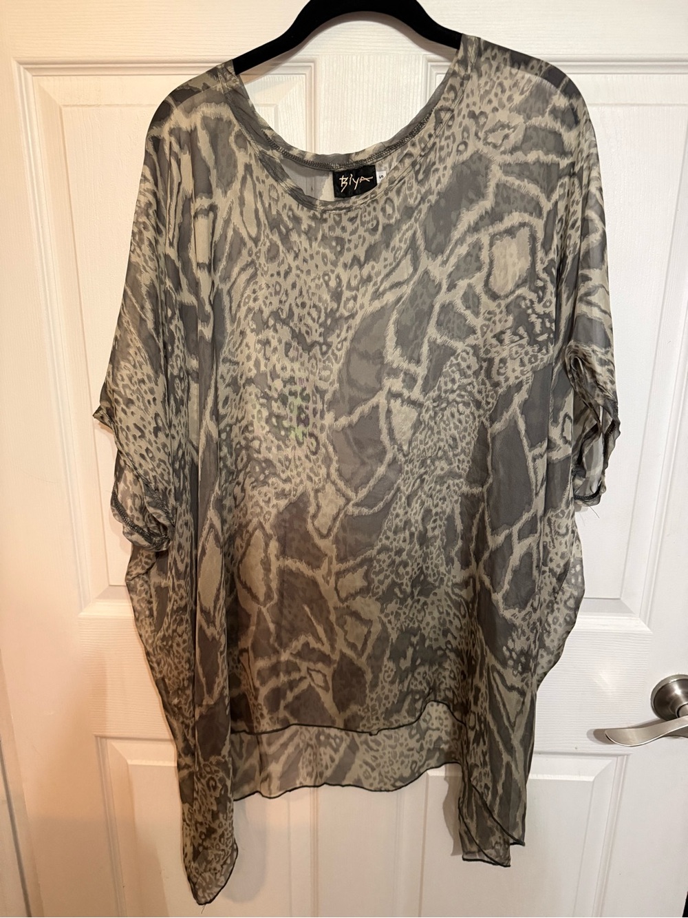 Johnny Was Biya 100% Silk Gray Animal Print Sheer Women’s Top